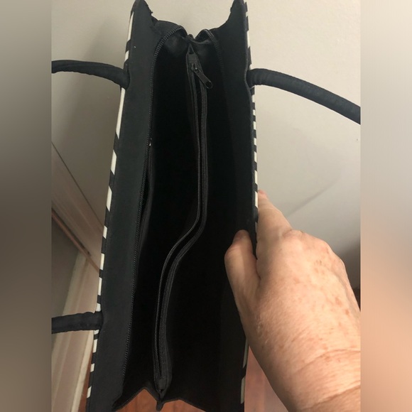 zebra pattern laptop bag - Picture 2 of 2